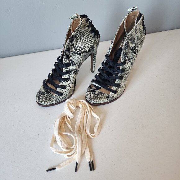 Snake Skin Bootie "NEW" - Picture 11 of 16